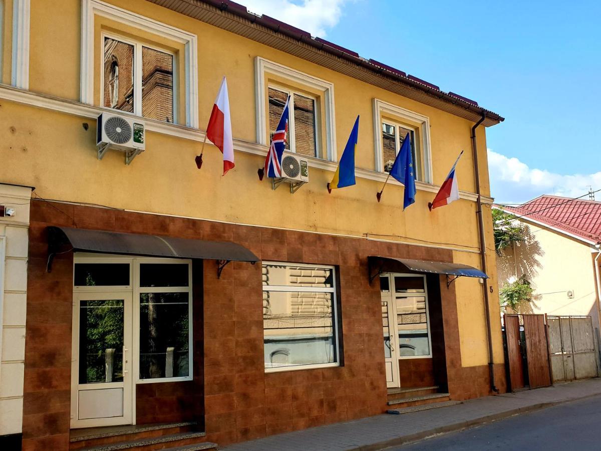 Мандри Хостел Ujgorod Dış mekan fotoğraf
